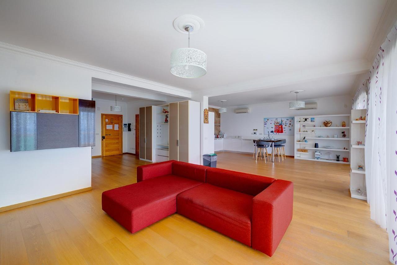 Seafront Apartment In Sliema With Pool, Upmarket Complex Exterior foto